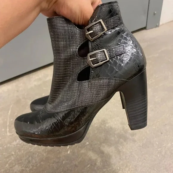 Jose  Saenz booties - Picture 4 of 10